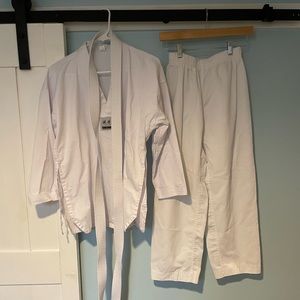 Kid’s size 14-16 Taikwondo outfit